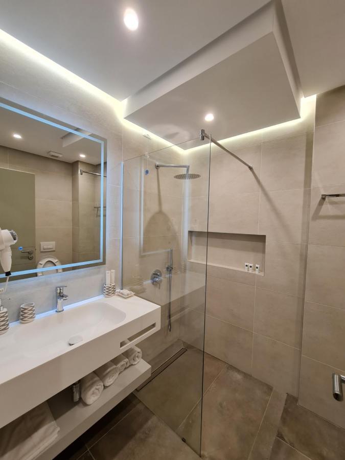 Hotell Aross 5*